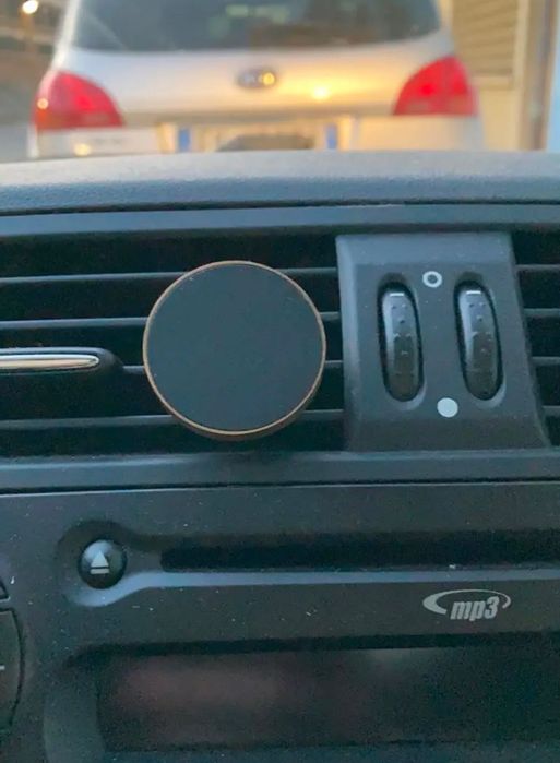 Магнитна стойка за телефон