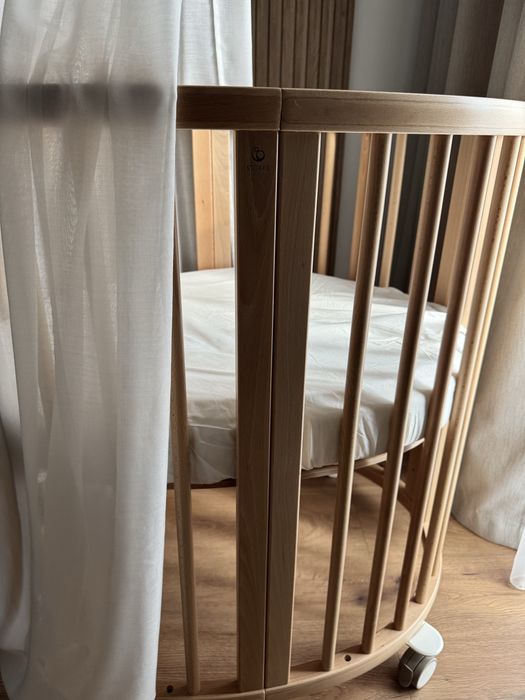 Patut 0-6 luni Stokke  Sleepi mini v3 cu saltea si cearceaf - natur