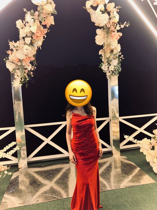 Продам выпускное блестящее красное платье