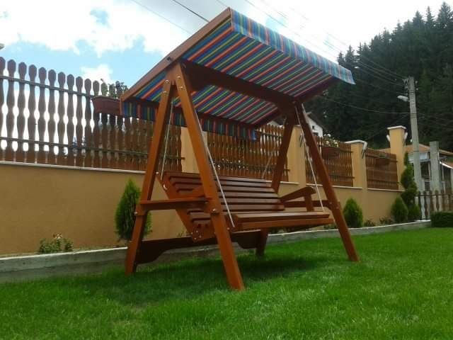 Градинска люлка от дърво