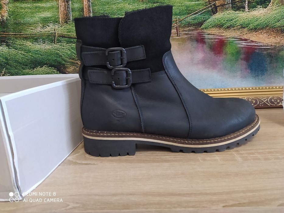 Продам женские зимние ботинки
