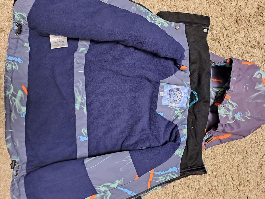 Продам куртку и штаны для мальчика