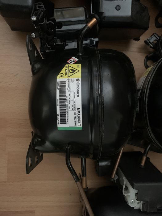 Compresor motor emx80clt 205w -25 frigider embraco nou freon r600 nou