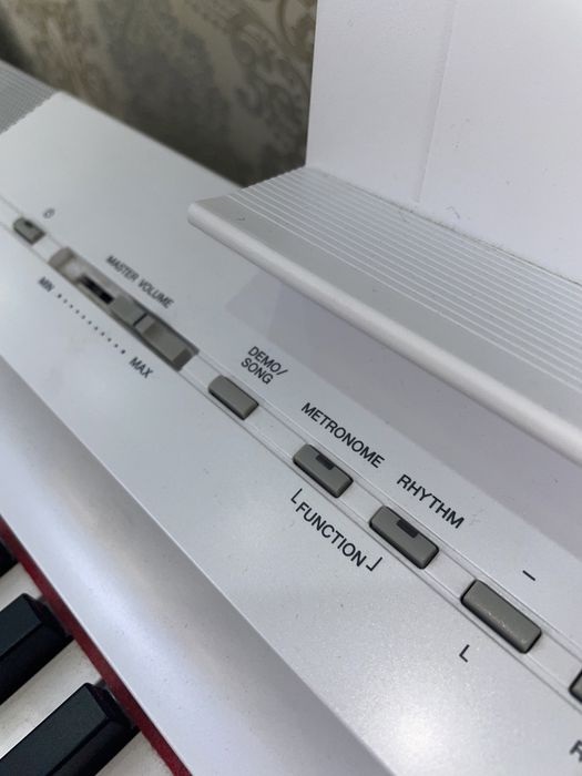 Продам цифровое пианино Ямаха