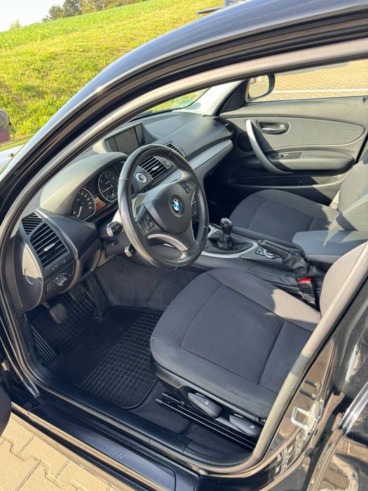 BMW seria 1 e87 an 2011