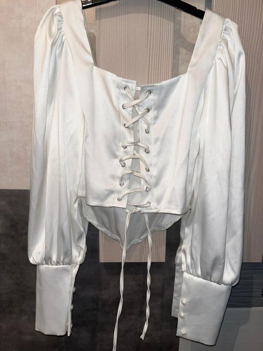 Корсет-кофта белого цвета
