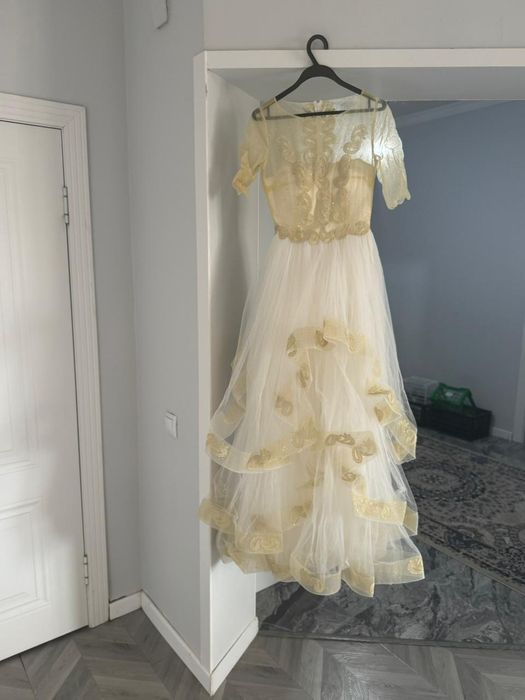 Продам свадебное новое платье