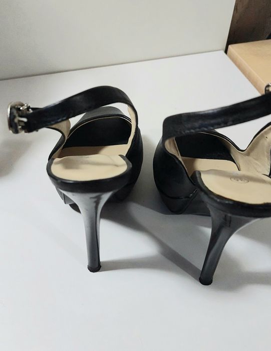 Sandale noi elegante marimea 35