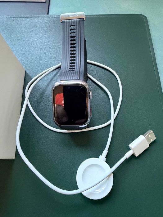 Продавам HUAWEI SMART WATCH D2