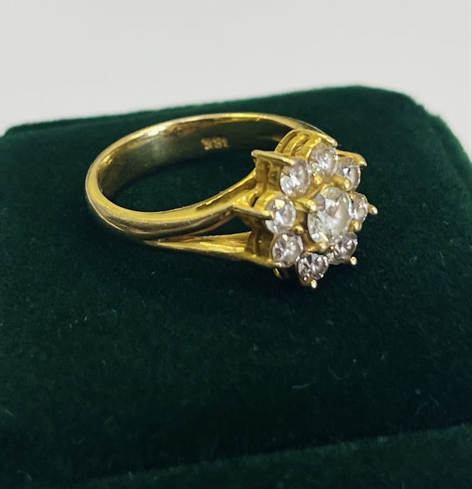 Дамски златен пръстен жълто злато и брилянти