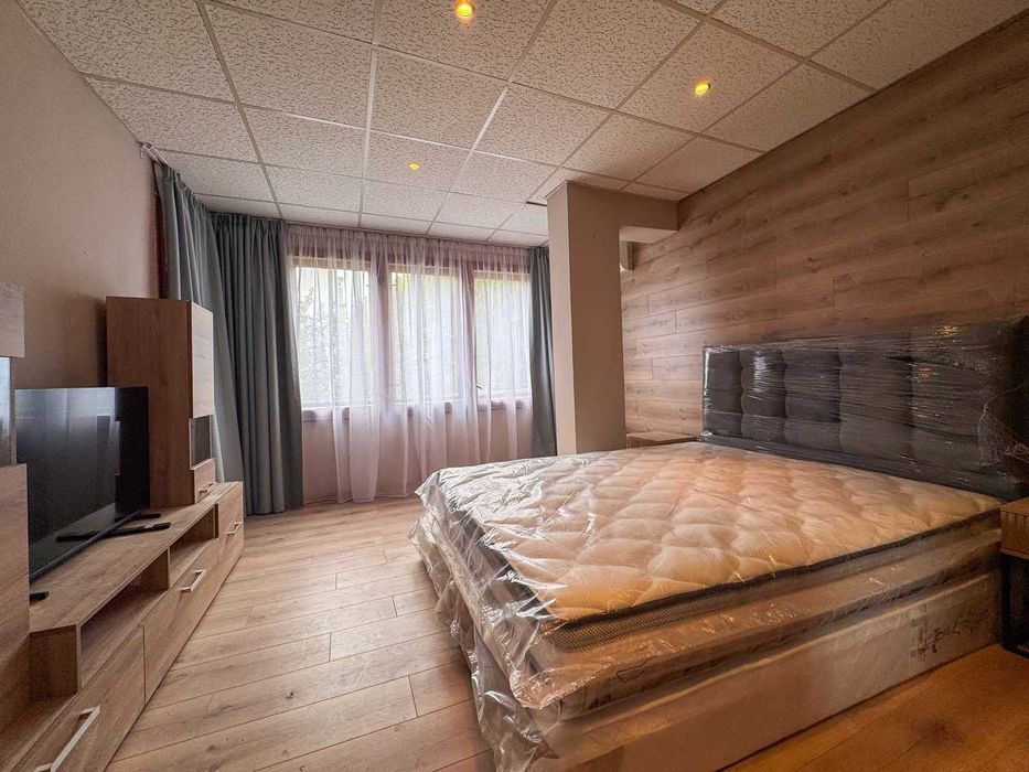 Чисто нов тристаен под наем в кв. Лазур. След ремонт. Паркомясто