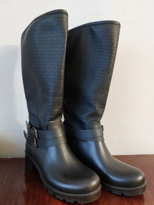 Продам сапожки  резиновые.