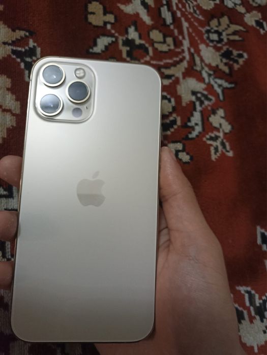 продам Айфон 12 про мах