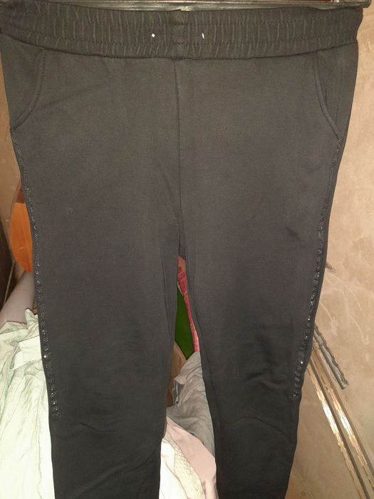 Женские брюки. Разные вещи и для девушек подростков.