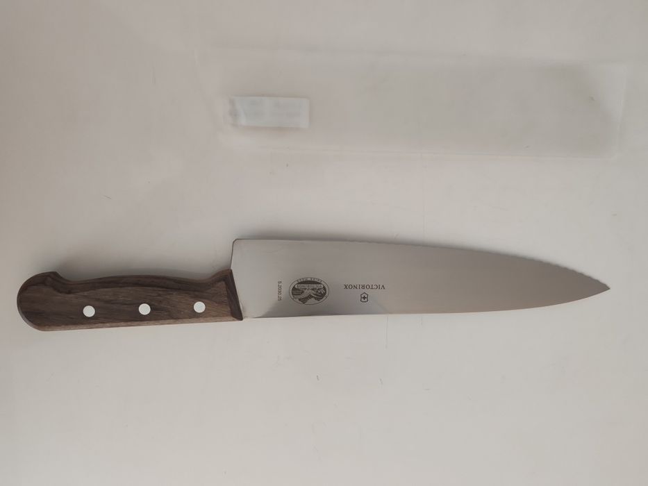 Ножове Victorinox и сатър F. Dick