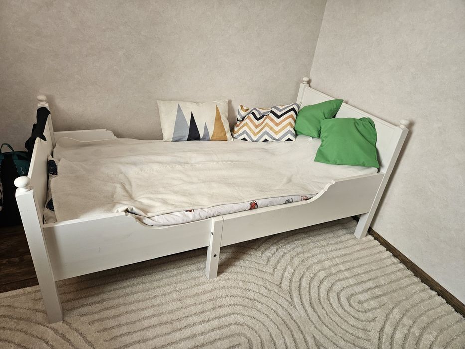 Раздвижная кровать IKEA.