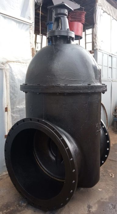 Продаётся задвижка чугунная Ду1000 Ру10