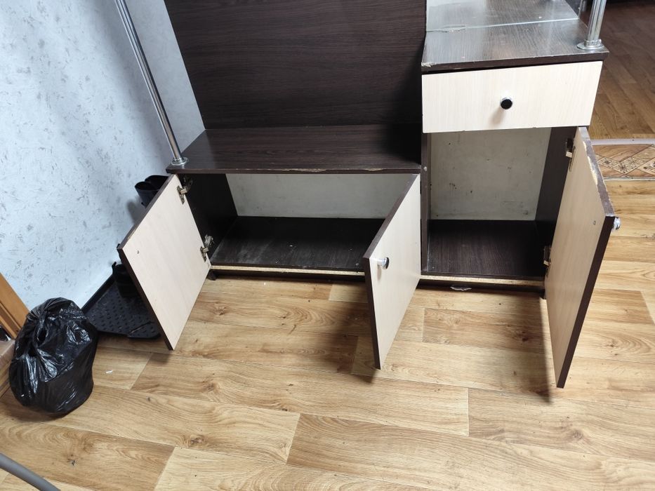 Прихожая б/у. .      .