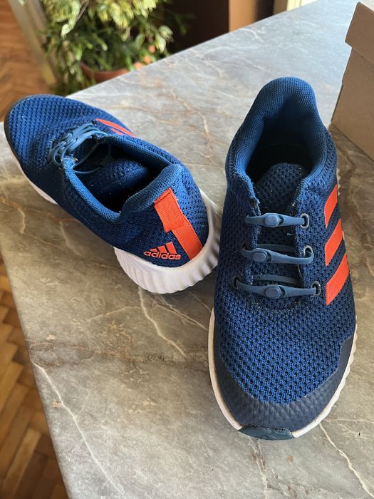 Adidas terrex номер 33 два чифта маратонки