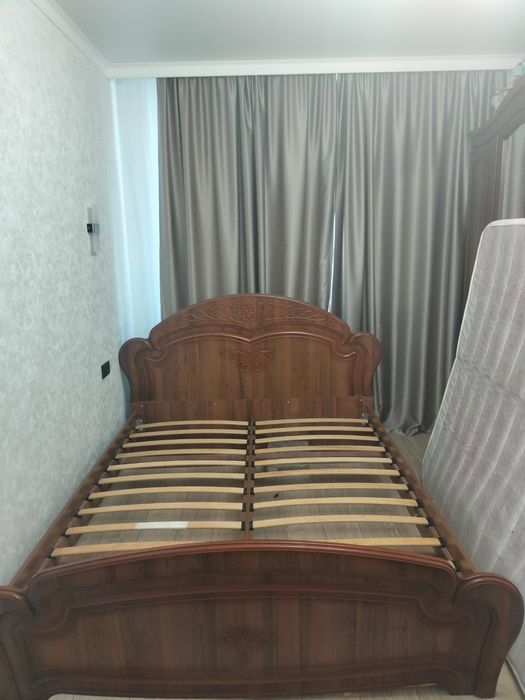 Спальный кровать