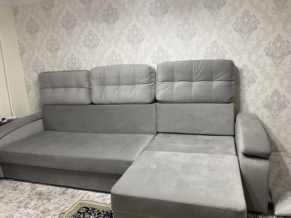 Диван. Длина 4 метра