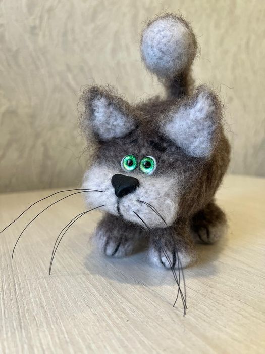 Продам сувенирного кота Федю!!!