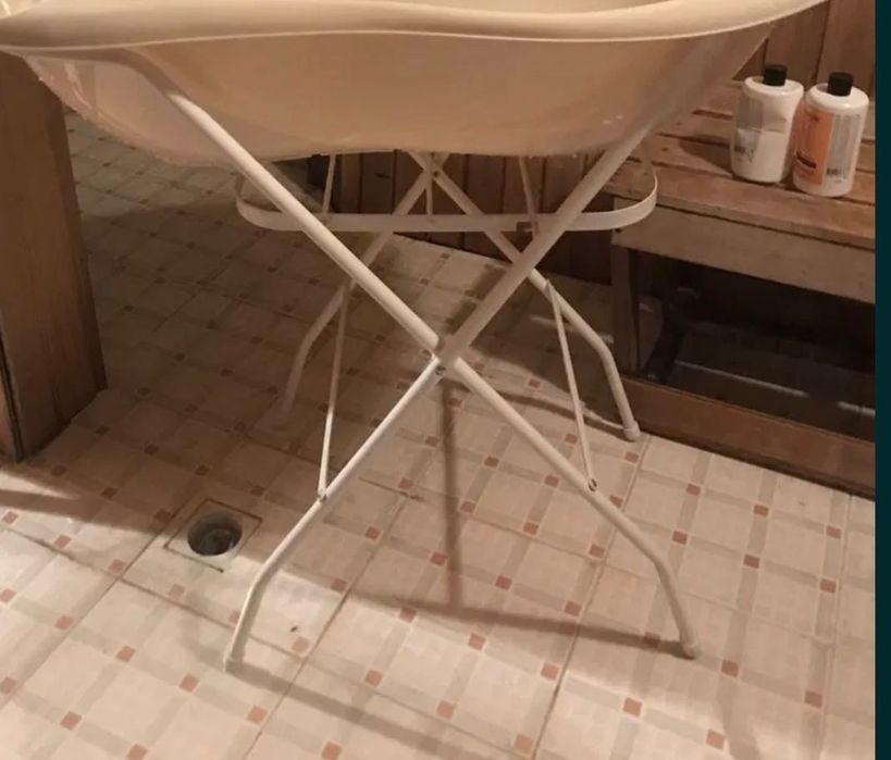 Продам подставку для ванночки