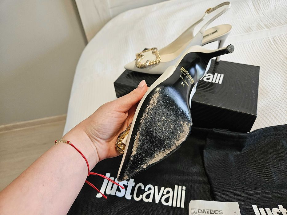 Уникален модел обувки Just Cavalli със змия. 100% естествена кожа !