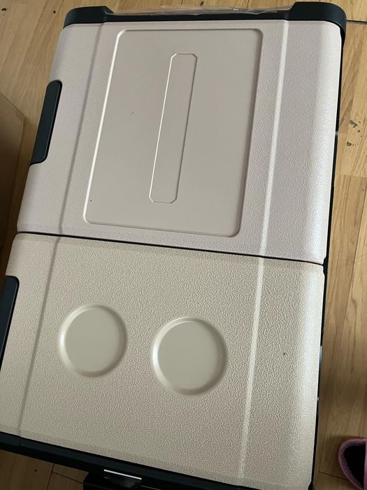 Frigider/congelator cu doua compartimente