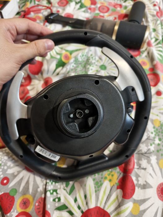 Volan Thrustmaster Ferrari 458 Italia și Pedale