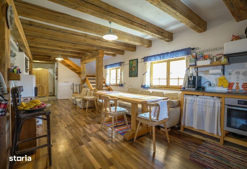 Casa rustica, exclusivista, 5 camere, 170 mp utili, 550 mp teren, Sali