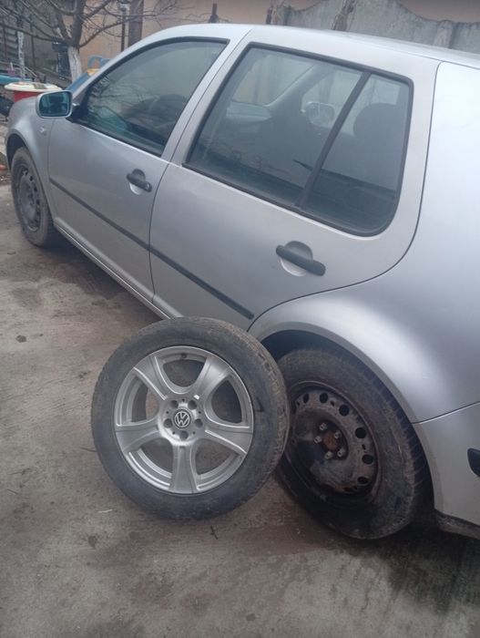 Vând golf 4 1.4 16V