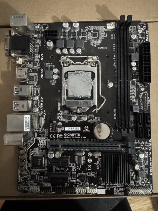 Placa de baza gigabyte GA-H110M-S2H +Procesor intel i5-7400 + Cooler
