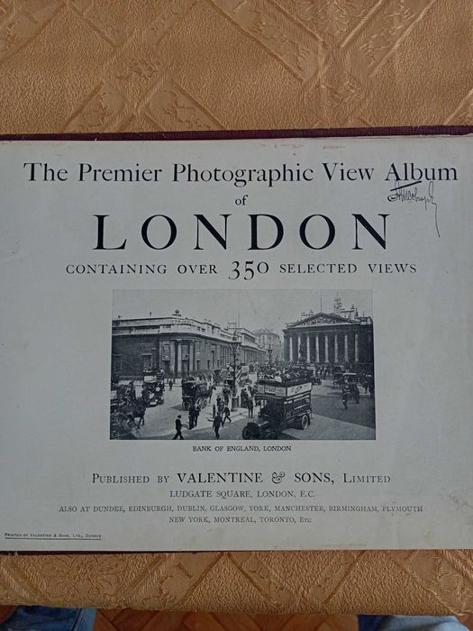 Много стар алманах със снимки от Лондон