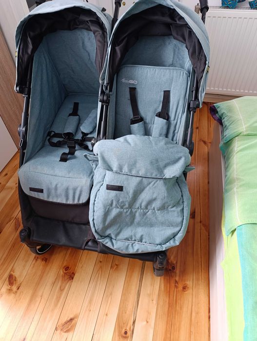 Количка за близнаци