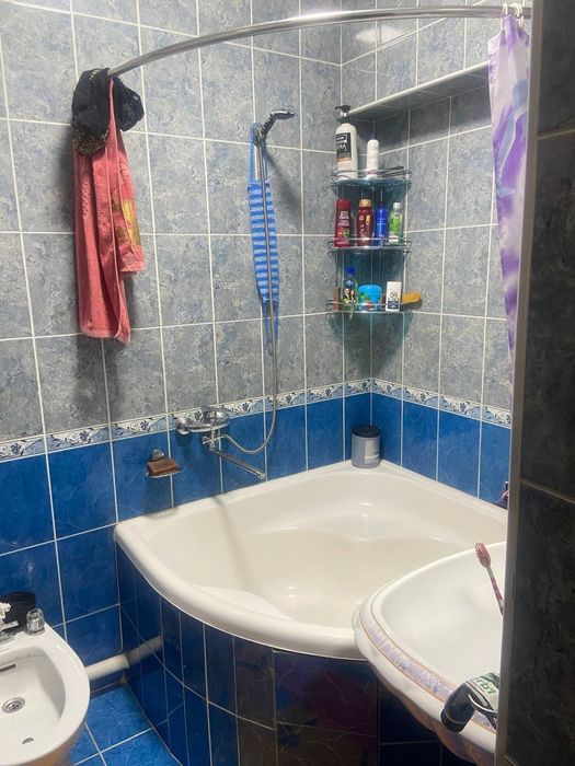 Яшнобод кадышева бозори 5 хонали 2 этаж 130 кв м Антей магазин