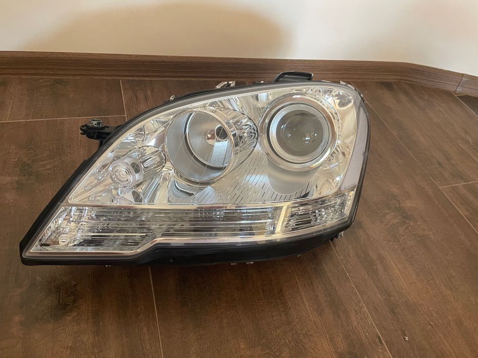 Фар за Mercedes ML W164 facelift