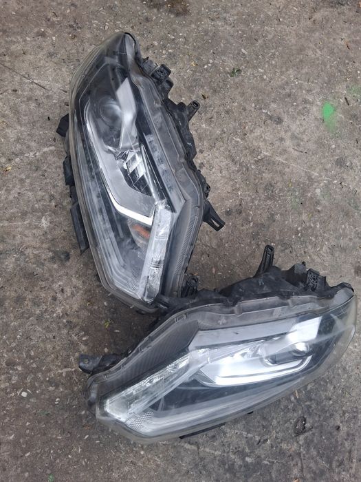 Far stanga/dreapta LED Nissan X-Trail T32 an 2014-2017