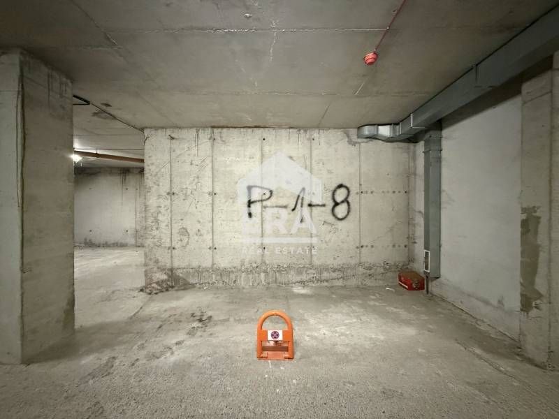 Подземно паркомясто на ул. Чавдар Мутафов в кв. Витоша