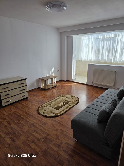 Apartament cu 3 camere de inchiriat