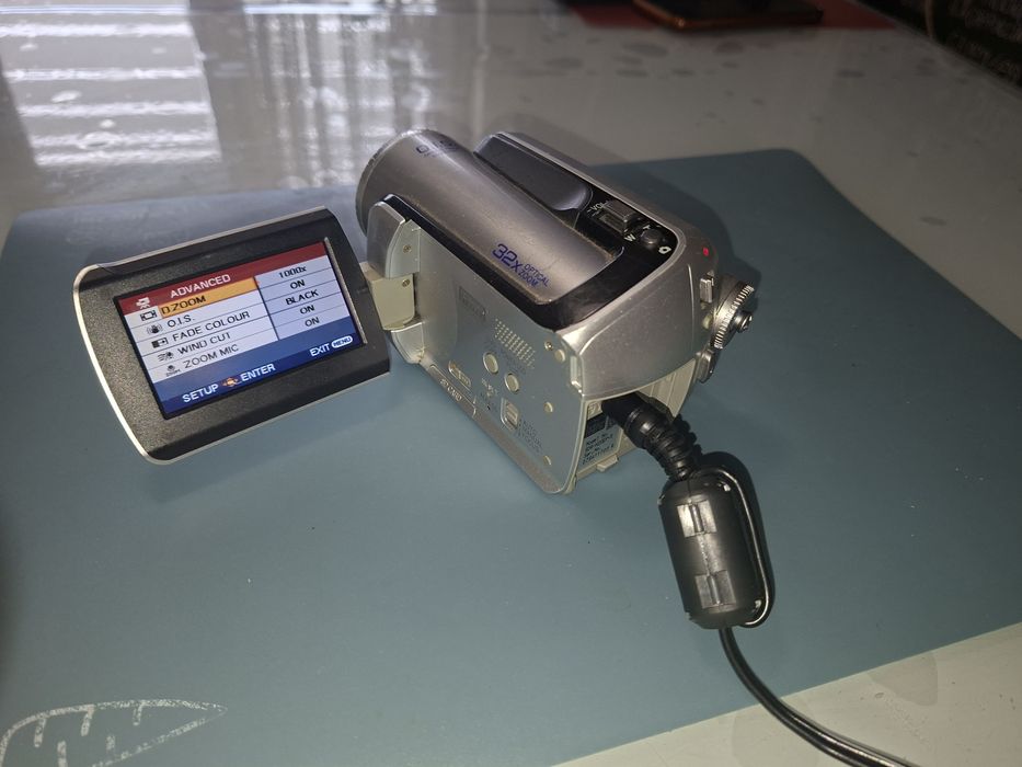 Panasonic SDR-H20,  înregistrare pe HDD 30 gb + slot card SD, 32x zoom