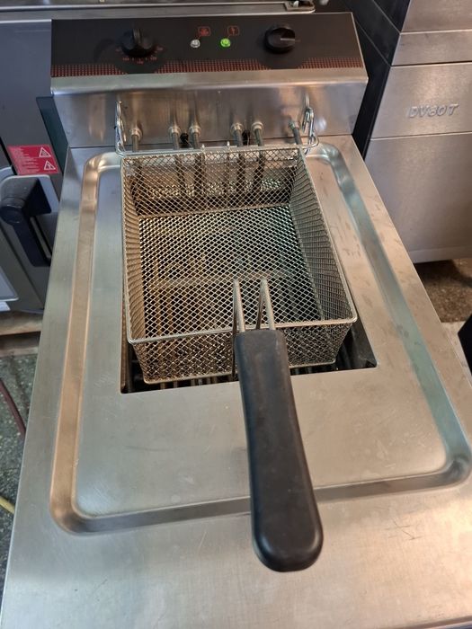 Friteuza electrică