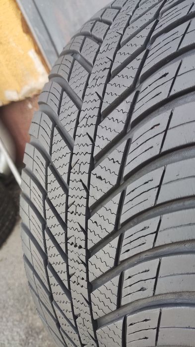 1брой всесезонна гума 225/45/17 Nexen N'Blue HD, 4 Season