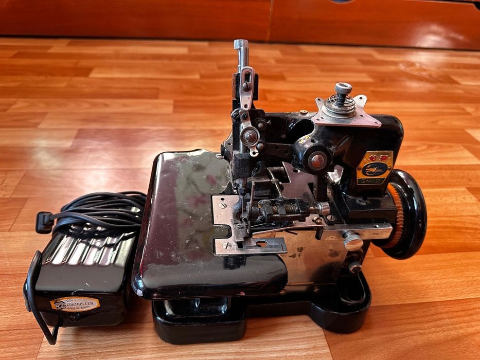 Продам оверлок б/у