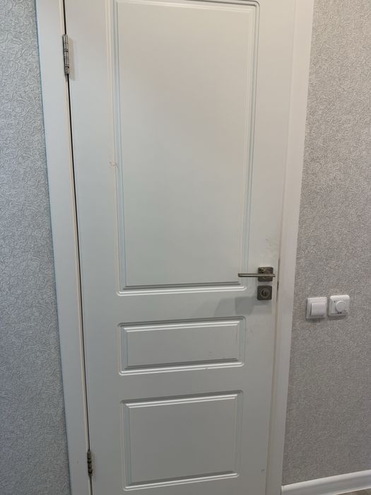 Двери межкомнатные б/у