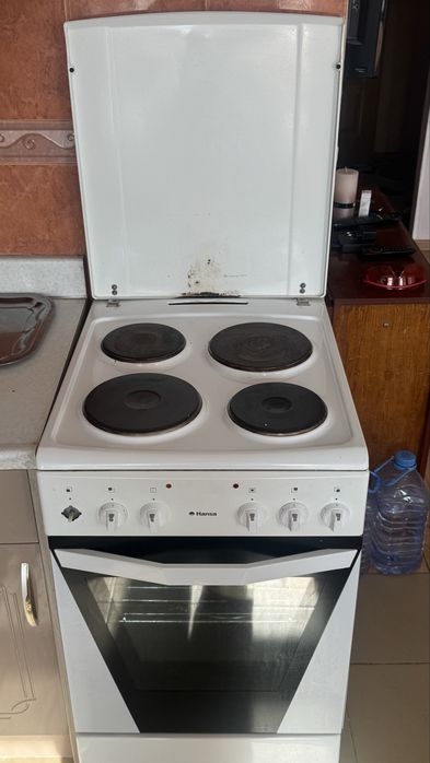 Продам электрическаю плиту HANZA