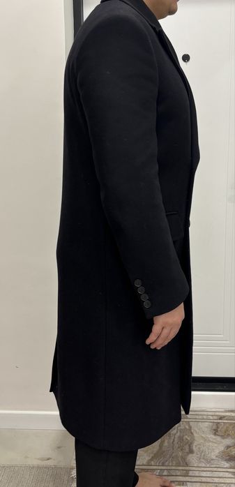 Продам пальто ZARA черного цвета