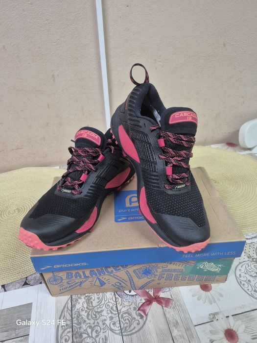 Adidasi noi Brooks Cascadia