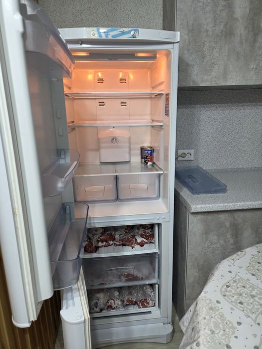 Продам холодильник