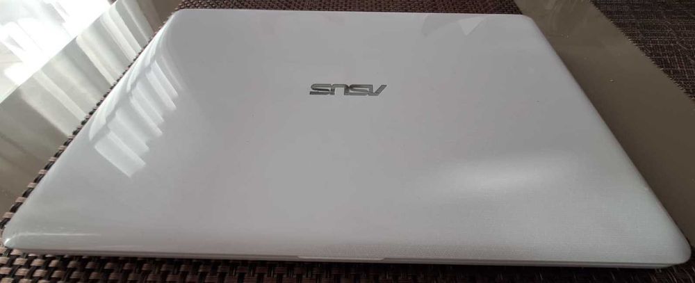 ASUS Notebook E203N (Win11 25H2 Home] - stare foarte buna